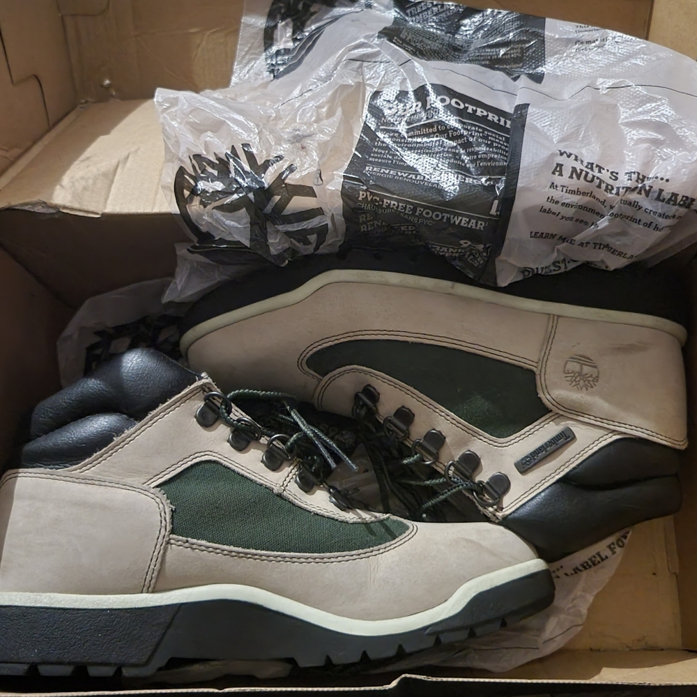 Timberland field boots 5.5 jr